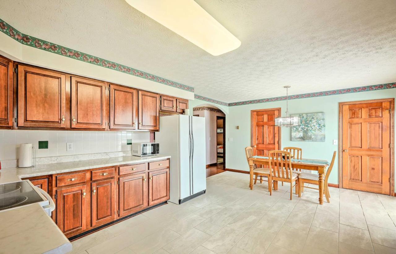 Charming Williamstown Retreat With Private Yard Villa Luaran gambar